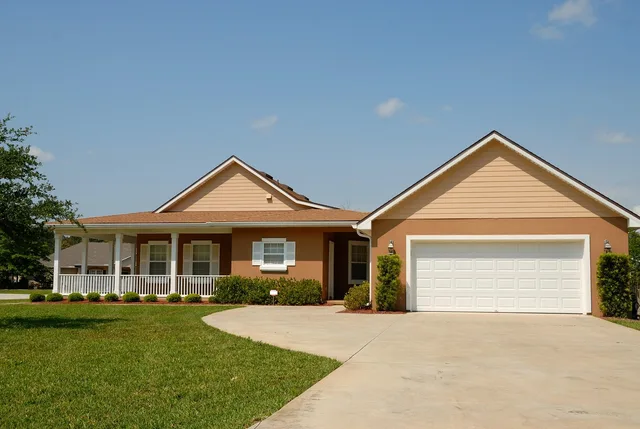 florida home, house, for sale, home, florida, estate, residential, real, property, palm, sky, architecture, luxury, tropical, mortgage, building, residence, nature, expensive, door, driveway, living, landscape, neighborhood, upscale, roof, grass, trees, lawn, window, exterior. Nevada versus Florida taxes on a celebrity mansion purchase
