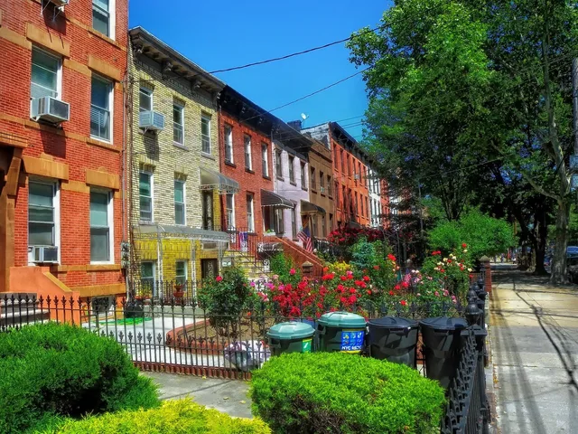 brooklyn, new york, urban, city, flowers, plants, brownstones, architecture, trees, brooklyn, brooklyn, brooklyn, brooklyn, brownstones, brownstones, brownstones, brownstones, brownstones. A New York homes list: twenty details to read on a tour